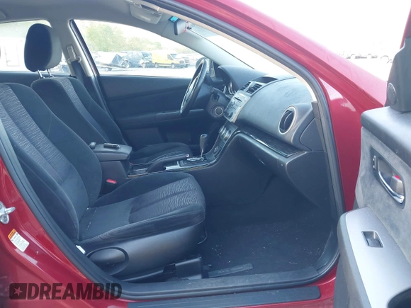 2009 Mazda 6 i Touring with VIN 1YVHP82A095M25943, listed as a IAAI auction lot 42197635 with 208,363 mi miles. Bid and sale history available at carsss.com. Image 5.