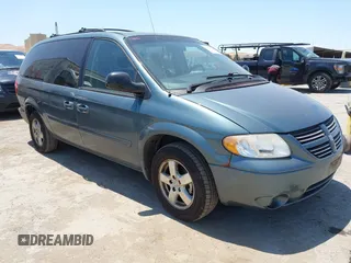 2005 Dodge Caravan SXT z VIN 2D4GP44L95R565529, wystawiony jako IAAI lot #42460426 z przebiegiem 97 882 mil mil oraz . Historia ofert i sprzedaży dostępna na DreamBid. Obrazek 1.