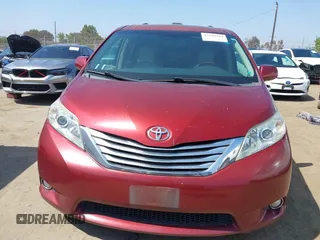 2012 Toyota Sienna XLE AAS with VIN 5TDYK3DC4CS193516, listed as a IAAI auction lot 42188284 with 239,034 mi miles. Bid and sale history available at carsss.com. Image 12.