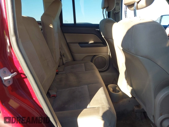 2013 Jeep Patriot Latitude z VIN 1C4NJPFA5DD102131, wystawiony jako IAAI lot #41271136 z przebiegiem 149 863 mil mil oraz . Historia ofert i sprzedaży dostępna na DreamBid. Obrazek 8.
