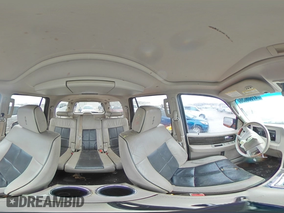 2008 Lincoln Navigator with VIN 5LMFL28528LJ19894, listed as a Copart auction lot 47608635 with 250,569 mi miles and Salvage title. Bid and sale history available at DreamBid. Image 13.