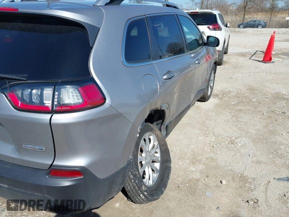 2019 Jeep Cherokee Latitude with VIN 1C4PJLCB5KD286448, listed as a IAAI auction lot 41995133 with 84,758 mi miles. Bid and sale history available at carsss.com. Image 19.