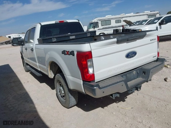 2017 Ford Super Duty F-250 SRW Lariat with VIN 1FT7W2B60HED25658, listed as a IAAI auction lot 41675677 with 162,395 mi miles. Bid and sale history available at carsss.com. Image 3.