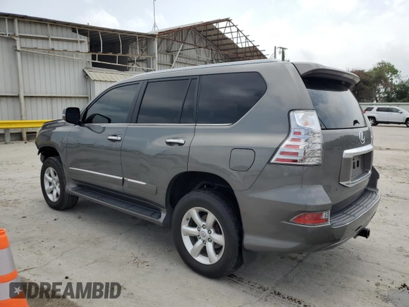 2014 Lexus GX 460 z VIN JTJBM7FX8E5089947, wystawiony jako Copart lot #56160995 z przebiegiem 136 025 mil mil oraz Szkoda całkowita • Salvage title. Historia ofert i sprzedaży dostępna na DreamBid. Obrazek 2.