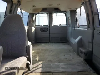 2005 Chevrolet Express Passenger z VIN 1GNFG15T051173153, wystawiony jako Copart lot #55385315 z przebiegiem 221 174 mil mil oraz Czysty tytuł • Clean title. Historia ofert i sprzedaży dostępna na DreamBid. Obrazek 10.
