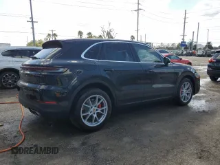 2024 Porsche Cayenne S z VIN WP1AL2AY1RDA34089, wystawiony jako Copart lot #78726624 z przebiegiem 3 054 mil mil oraz Szkoda całkowita • Salvage title. Historia ofert i sprzedaży dostępna na DreamBid. Obrazek 3.