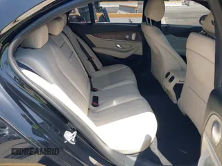 2017 Mercedes-Benz E 300 Luxury z VIN WDDZF4JB6HA116506, wystawiony jako IAAI lot #42316399 z przebiegiem 61 135 mil mil oraz . Historia ofert i sprzedaży dostępna na DreamBid. Obrazek 8.