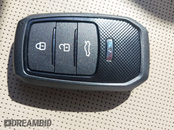 2011 Toyota Highlander Limited with VIN 5TDYK3EH6BS048213, listed as a IAAI auction lot 42454713 with 228,094 mi miles and . Bid and sale history available at DreamBid. Image 11.