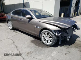 2016 Jaguar XF 35t Premium with VIN SAJBD4BV6GCY07825, listed as a Copart auction lot 69935104 with 79,654 mi miles and Salvage Title. Bid and sale history available at carsss.com. Image 4.