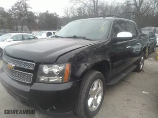 2013 Chevrolet Avalanche LS with VIN 3GNMCEE05DG364132, listed as a IAAI auction lot 41385609 with 144,007 mi miles. Bid and sale history available at carsss.com. Image 16.