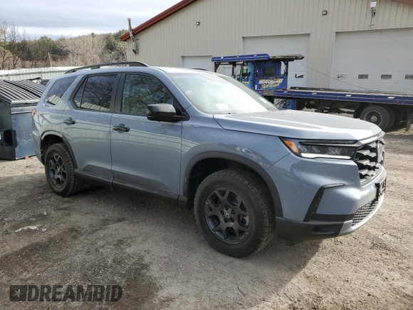 2024 Honda Pilot TrailSport with VIN 5FNYG1H69RB046728, listed as a Copart auction lot 85049344 with 8,573 mi miles and Salvage Title. Bid and sale history available at carsss.com. Image 4.