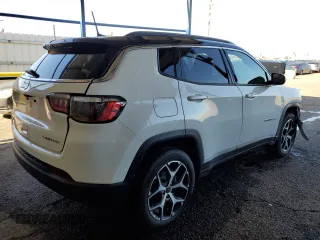 2025 Jeep Compass Limited with VIN 3C4NJDCN8ST511480, listed as a Copart auction lot 60254565 with 17,277 mi miles and Salvage title. Bid and sale history available at DreamBid. Image 3.
