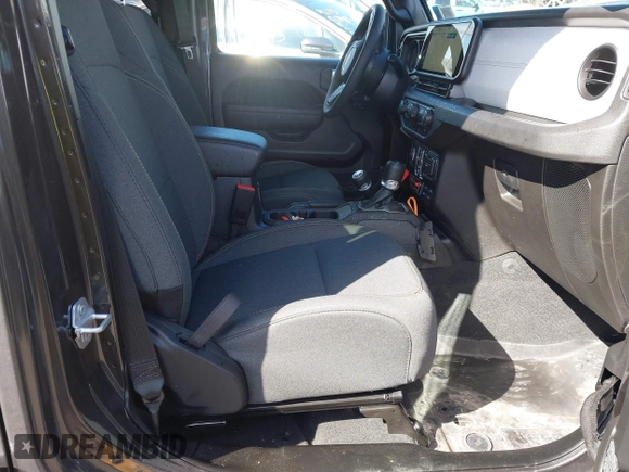 2024 Jeep Wrangler Willys z VIN 1C4RJXN61RW322456, wystawiony jako IAAI lot #41747226 z przebiegiem 2 043 mil mil oraz . Historia ofert i sprzedaży dostępna na DreamBid. Obrazek 5.