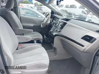 2011 Toyota Sienna LE AAS with VIN 5TDKK3DC0BS119045, listed as a IAAI auction lot 42184748 with 196,607 mi miles. Bid and sale history available at carsss.com. Image 5.