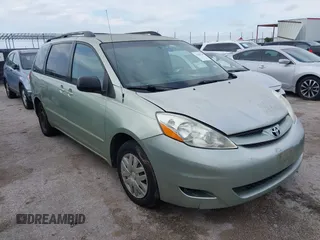 2006 Toyota Sienna CE z VIN 5TDZA23C16S483333, wystawiony jako IAAI lot #42367347 z przebiegiem 320 581 mil mil oraz . Historia ofert i sprzedaży dostępna na DreamBid. Obrazek 1.