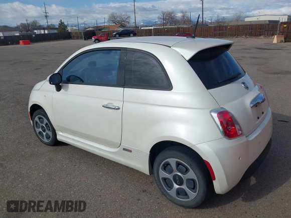 2015 FIAT 500e with VIN 3C3CFFGE9FT522920, listed as a IAAI auction lot 41725773 with 53,300 mi miles. Bid and sale history available at carsss.com. Image 3.