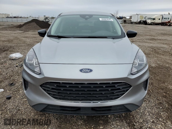 2022 Ford Escape SE z VIN 1FMCU0G64NUA88803, wystawiony jako Copart lot #46063645 z przebiegiem 45 615 mil mil oraz Szkoda całkowita • Salvage title. Historia ofert i sprzedaży dostępna na DreamBid. Obrazek 5.