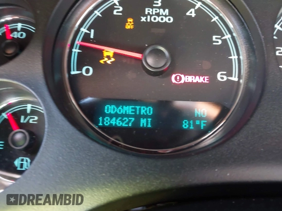 2013 Chevrolet Tahoe LT z VIN 1GNSCBE03DR174545, wystawiony jako IAAI lot #42510886 z przebiegiem 184 627 mil mil oraz . Historia ofert i sprzedaży dostępna na DreamBid. Obrazek 7.