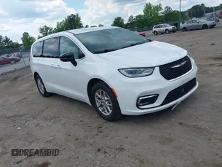 2024 Chrysler Pacifica Touring L with VIN 2C4RC1BG2RR109934, listed as a IAAI auction lot 42230955 with 117,706 mi miles and . Bid and sale history available at DreamBid. Image 1.