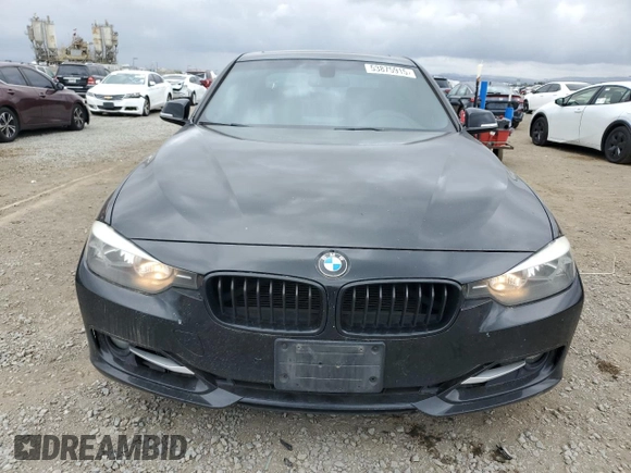 2014 BMW 3 Series 328i z VIN WBA3C1C56EK113073, wystawiony jako Copart lot #53875915 z przebiegiem 166 403 mil mil oraz Czysty tytuł • Clean title. Historia ofert i sprzedaży dostępna na DreamBid. Obrazek 5.