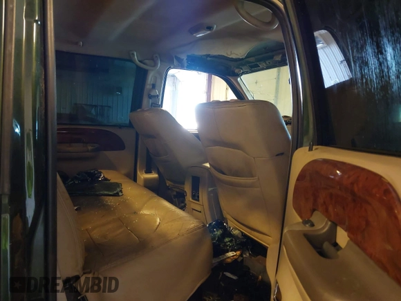 2000 Ford F-350 XL with VIN 1FTSW31F0YEE20738, listed as a IAAI auction lot 41644385 with 380,966 mi miles and . Bid and sale history available at DreamBid. Image 8.