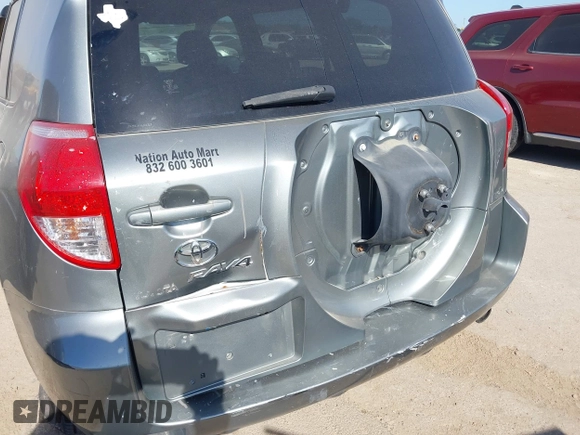 2006 Toyota RAV4 with VIN JTMBD33V865016156, listed as a IAAI auction lot 41998492 with 135,776 mi miles. Bid and sale history available at carsss.com. Image 13.