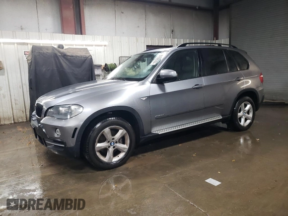 2009 BMW X5 30i with VIN 5UXFE43529L270383, listed as a Copart auction lot 81898284 with 200,233 mi miles and Salvage Title. Bid and sale history available at carsss.com. Image 1.