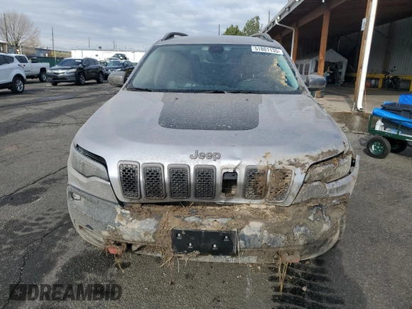 2019 Jeep Cherokee Trailhawk with VIN 1C4PJMBX8KD314746, listed as a Copart auction lot 51801135 with 124,281 mi miles and Salvage title. Bid and sale history available at DreamBid. Image 5.