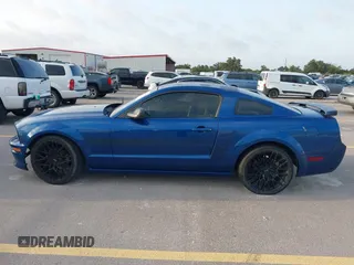 2007 Ford Mustang GT Deluxe с VIN 1ZVHT82H575243065, выставлен на аукционе IAAI как лот 42467593 с пробегом 316 877 миль миль и . История ставок и продаж доступна на DreamBid. Изображение 14.
