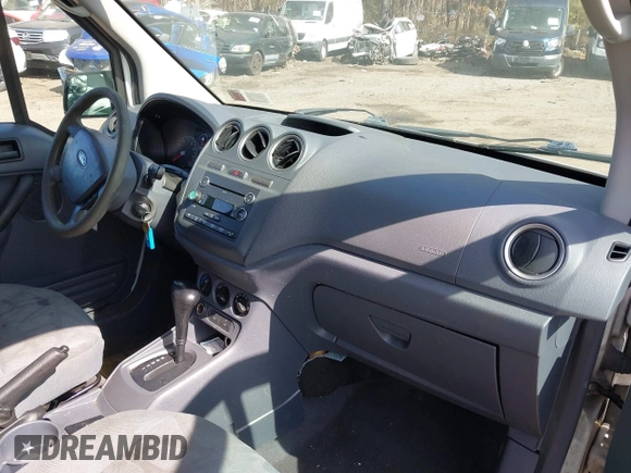2013 Ford Transit Connect XLT z VIN NM0LS6BN6DT176622, wystawiony jako IAAI lot #41779142 z przebiegiem 211 004 mil mil oraz . Historia ofert i sprzedaży dostępna na DreamBid. Obrazek 5.