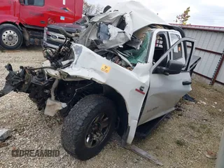 2022 Ram 2500 Tradesman z VIN 3C6UR5HL8NG237753, wystawiony jako IAAI lot #40798801 z przebiegiem Nie podano mil oraz . Historia ofert i sprzedaży dostępna na DreamBid. Obrazek 2.
