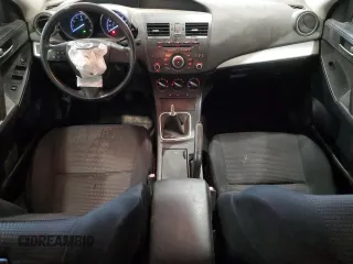2013 Mazda 3 i SV z VIN JM1BL1TF6D1723762, wystawiony jako Copart lot #59711775 z przebiegiem Nie podano mil oraz Szkoda całkowita • Salvage title. Historia ofert i sprzedaży dostępna na DreamBid. Obrazek 8.