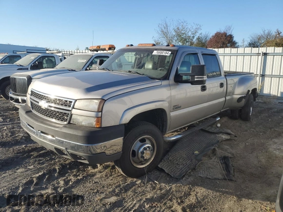 2005 Chevrolet Silverado 3500 LT z VIN 1GCJC33295F842978, wystawiony jako Copart lot #76888184 z przebiegiem Nie podano mil oraz Szkoda całkowita • Salvage title. Historia ofert i sprzedaży dostępna na DreamBid. Obrazek 2.