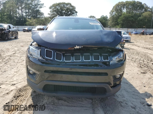 2018 Jeep Compass Latitude with VIN 3C4NJCBBXJT339470, listed as a Copart auction lot 61000055 with 75,563 mi miles and Salvage title. Bid and sale history available at DreamBid. Image 5.