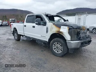 2017 Ford Super Duty F-250 SRW Lariat with VIN 1FT7W2BT8HED69347, listed as a IAAI auction lot 41740432 with 347,421 mi miles. Bid and sale history available at carsss.com. Image 1.