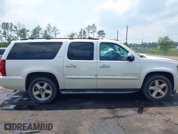 2008 Chevrolet Suburban LTZ z VIN 1GNFC16JX8R252506, wystawiony jako IAAI lot #42402610 z przebiegiem 308 625 mil mil oraz . Historia ofert i sprzedaży dostępna na DreamBid. Obrazek 13.