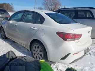 2021 Kia Rio LX with VIN 3KPA24AD7ME386193, listed as a IAAI auction lot 41289934 with 72,178 mi miles. Bid and sale history available at carsss.com. Image 3.