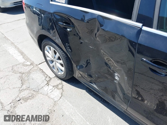 2013 Volkswagen Jetta SE with VIN 3VWDP7AJ4DM423726, listed as a IAAI auction lot 42269121 with 123,073 mi miles and . Bid and sale history available at DreamBid. Image 6.