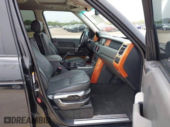 2006 Land Rover Range Rover HSE with VIN SALME15486A235049, listed as a IAAI auction lot 41948648 with 211,154 mi miles. Bid and sale history available at carsss.com. Image 5.