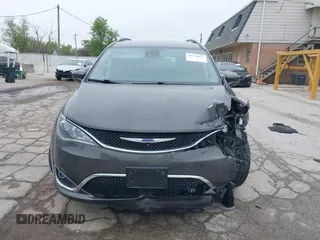 2018 Chrysler Pacifica Touring L Plus с VIN 2C4RC1EG9JR127976, выставлен на аукционе IAAI как лот 42178877 с пробегом Не указан миль и . История ставок и продаж доступна на DreamBid. Изображение 13.