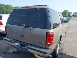 2001 Ford Expedition XLT with VIN 1FMRU15W71LA29912, listed as a IAAI auction lot 42422518 with 386,554 mi miles and . Bid and sale history available at DreamBid. Image 4.