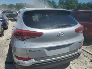 2018 Hyundai Tucson SEL z VIN KM8J33A48JU760472, wystawiony jako Copart lot #56302595 z przebiegiem 116 192 mil mil oraz Czysty tytuł • Clean title. Historia ofert i sprzedaży dostępna na DreamBid. Obrazek 6.