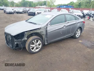 2011 Hyundai Sonata Limited z VIN 5NPEC4AC7BH304445, wystawiony jako IAAI lot #42240429 z przebiegiem 126 657 mil mil oraz . Historia ofert i sprzedaży dostępna na DreamBid. Obrazek 18.