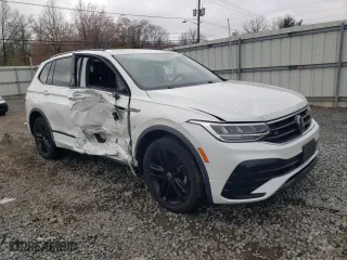 2022 Volkswagen Tiguan SE R-Line Black with VIN 3VVCB7AX0NM105283, listed as a Copart auction lot 49964315 with 41,317 mi miles and Salvage Title. Bid and sale history available at carsss.com. Image 4.