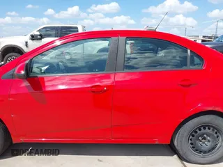 2016 Chevrolet Sonic LS с VIN 1G1JA5SH9G4124457, выставлен на аукционе IAAI как лот 42447302 с пробегом 143 116 миль миль и . История ставок и продаж доступна на DreamBid. Изображение 15.