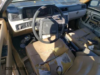 1988 Volvo 740 with VIN YV1FX8849J2284577, listed as a Copart auction lot 86113524 with 199,153 mi miles and Salvage Title. Bid and sale history available at carsss.com. Image 8.