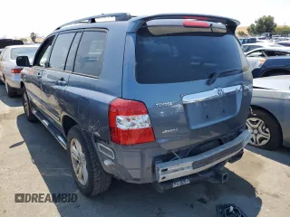 2006 Toyota Highlander Hybrid with VIN JTEEW21A960029945, listed as a Copart auction lot 62563614 with 180,196 mi miles and Salvage Title. Bid and sale history available at carsss.com. Image 2.