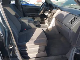2008 Honda Pilot SE with VIN 5FNYF28308B019298, listed as a IAAI auction lot 41352461 with 283,806 mi miles. Bid and sale history available at carsss.com. Image 5.