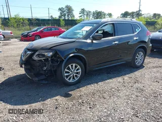 2018 Nissan Rogue SV z VIN KNMAT2MV9JP600148, wystawiony jako IAAI lot #42202229 z przebiegiem 40 966 mil mil oraz . Historia ofert i sprzedaży dostępna na DreamBid. Obrazek 2.