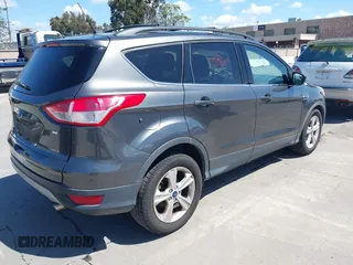 2015 Ford Escape SE with VIN 1FMCU0G78FUB96030, listed as a IAAI auction lot 41949876 with 172,940 mi miles. Bid and sale history available at carsss.com. Image 4.